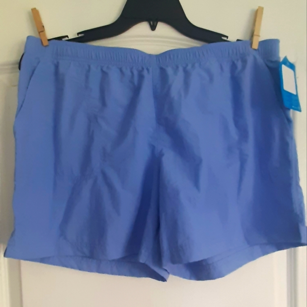 Columbia women's short size L regular fit